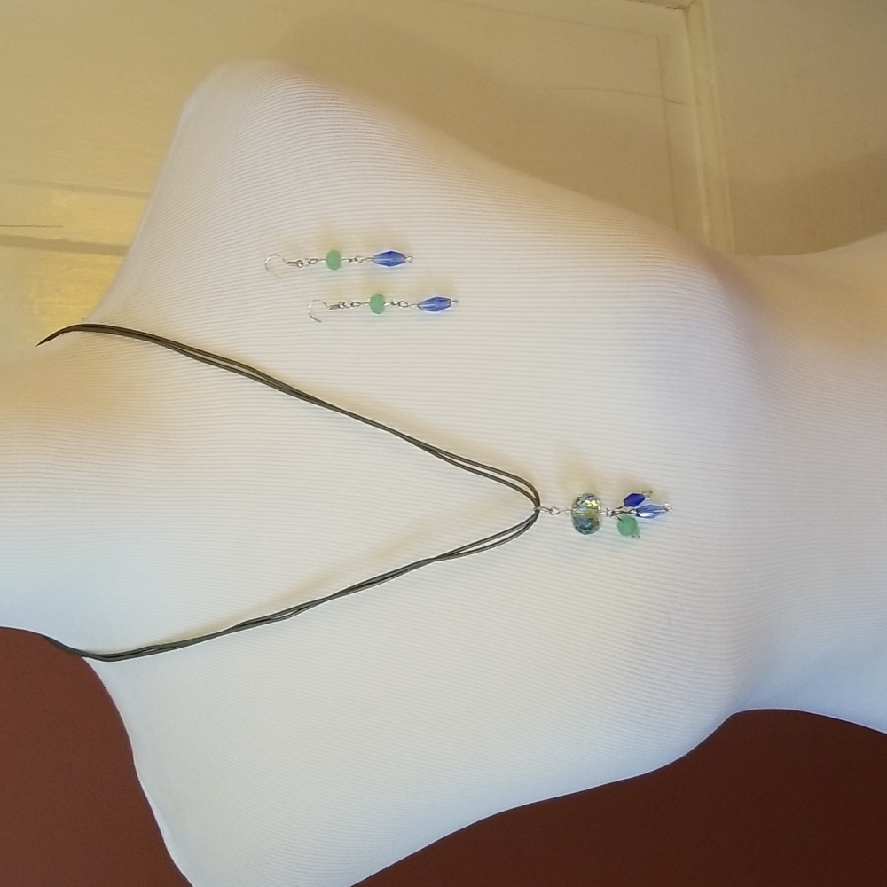 Pendant Necklace and Earring set, Handmade.